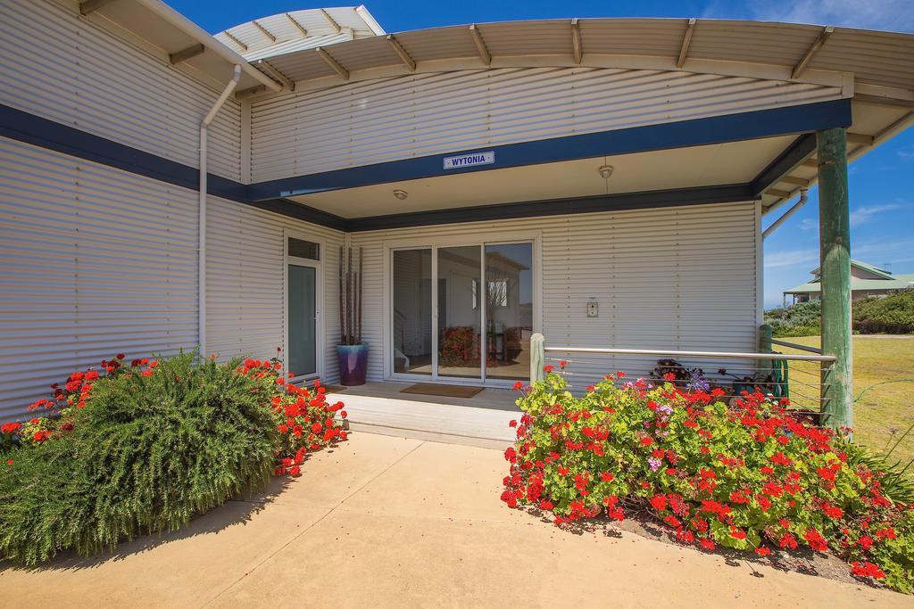 Wytonia Beachfront Accommodation Port Fairy Bagian luar foto